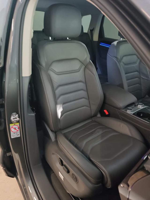 VOLKSWAGEN Touareg usata 41