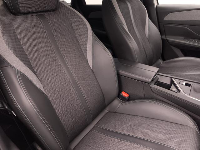 PEUGEOT 308 usata, con Autoradio digitale