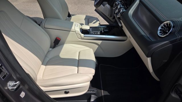 MERCEDES-BENZ GLA 250 usata, con Controllo automatico clima