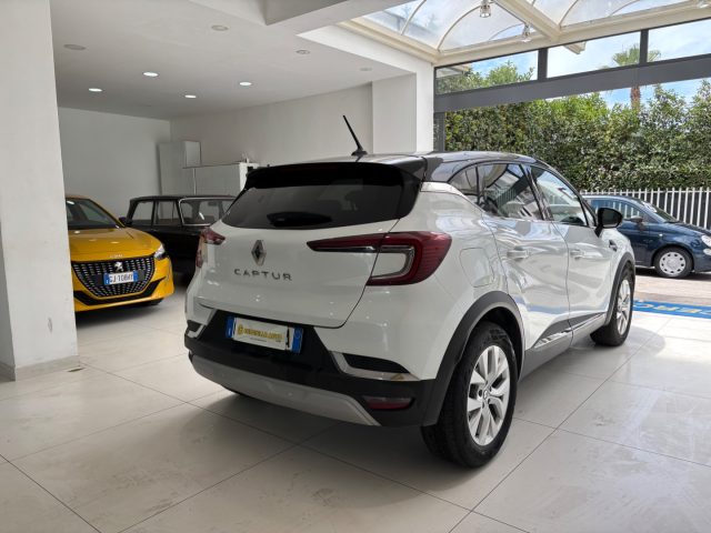 RENAULT Captur usata, con Autoradio digitale