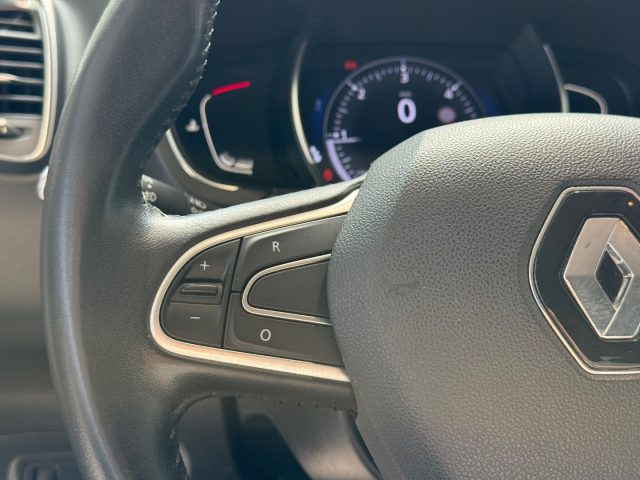 RENAULT Scenic usata, con Sensori di parcheggio posteriori