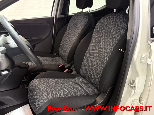 LANCIA Ypsilon usata, con Autoradio