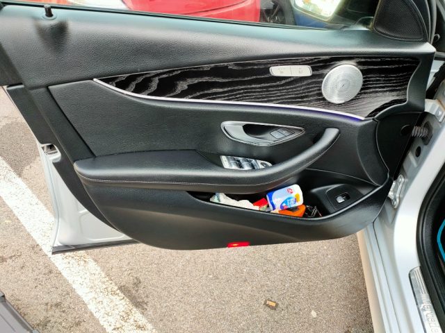 MERCEDES-BENZ E 220 usata, con Gancio traino