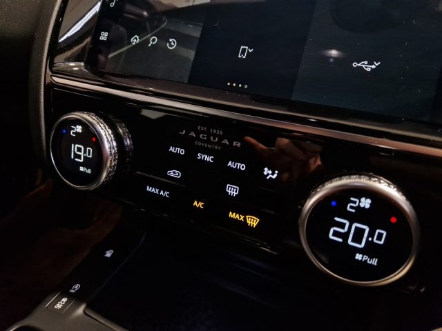 JAGUAR E-Pace usata, con USB