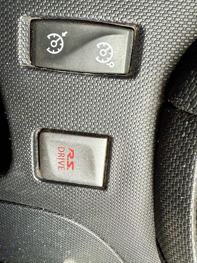 RENAULT Clio usata, con Touch screen