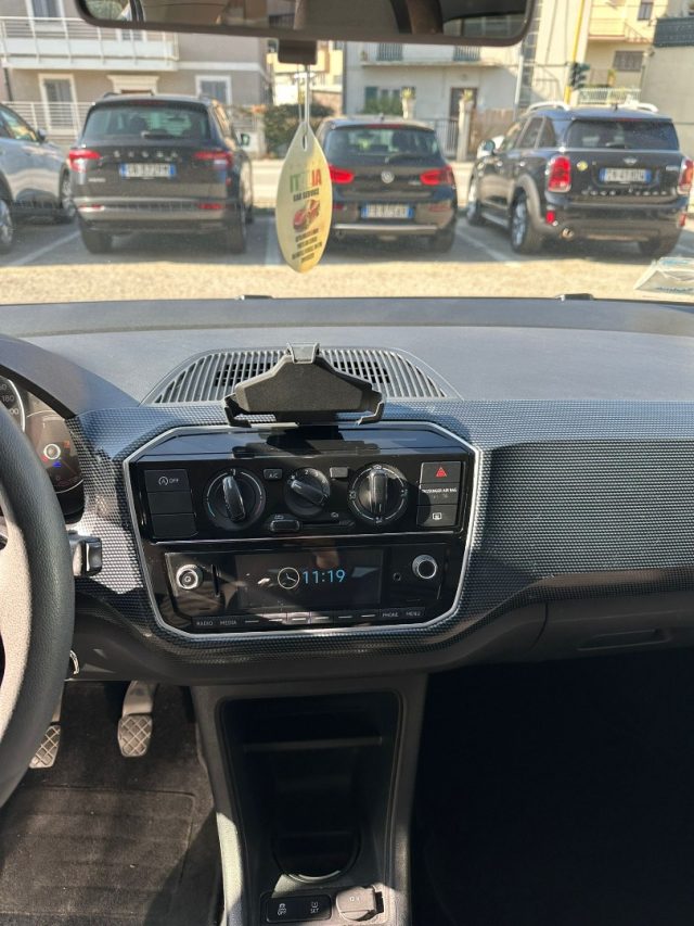 VOLKSWAGEN up! usata, con Chiusura centralizzata