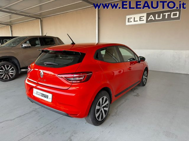 RENAULT Clio usata, con Autoradio