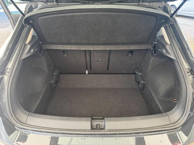 VOLKSWAGEN T-Roc usata 22
