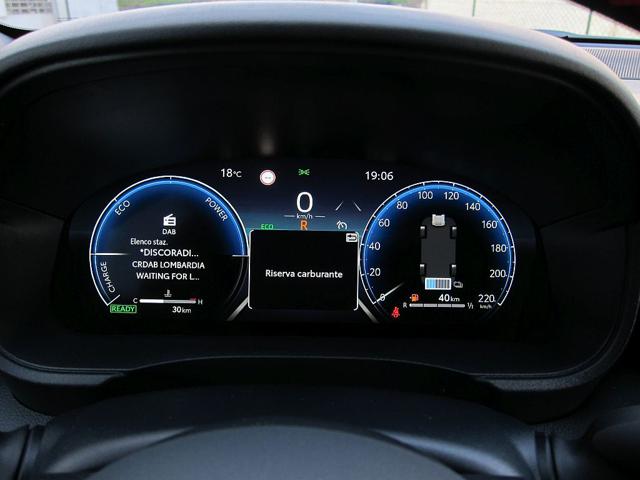 TOYOTA Yaris usata, con Luci diurne