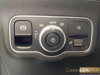 MERCEDES-BENZ GLA 180 usata 19