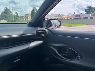 TOYOTA Yaris usata, con Sedile posteriore sdoppiato