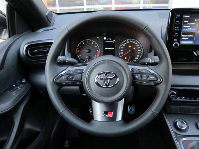 TOYOTA Yaris usata, con Isofix