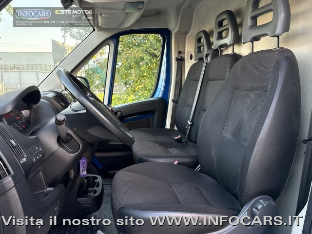 PEUGEOT Boxer usata, con Autoradio