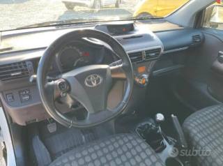 TOYOTA iQ usata, con Airbag laterali