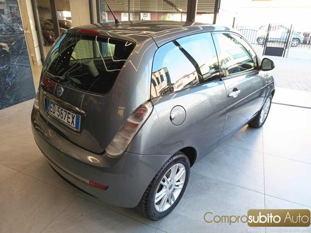 LANCIA Ypsilon usata, con Autoradio