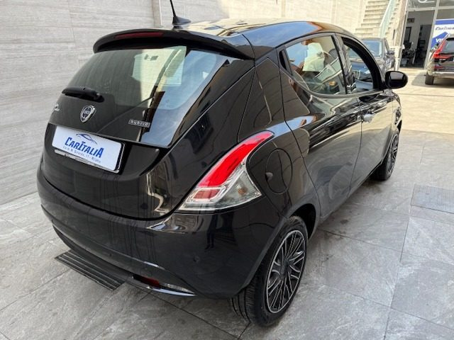 LANCIA Ypsilon usata, con Autoradio
