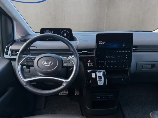 HYUNDAI Staria usata, con Controllo automatico clima