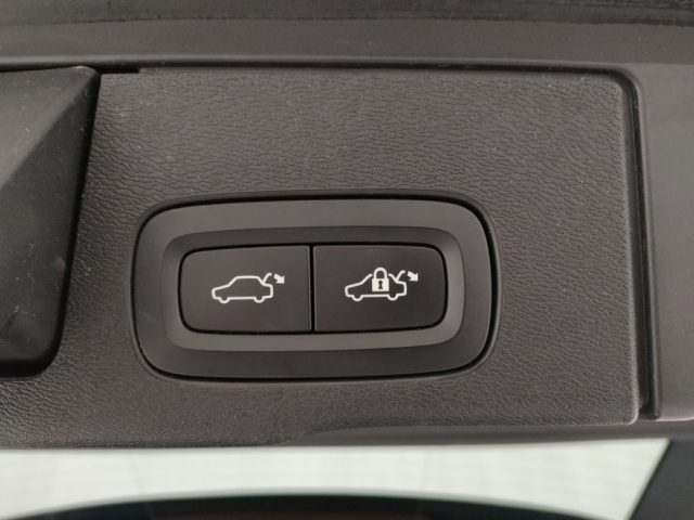 VOLVO XC60 usata, con Bluetooth