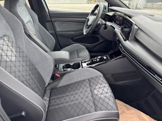VOLKSWAGEN Golf usata, con Autoradio