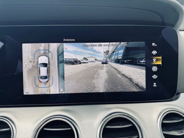 MERCEDES-BENZ E 300 usata, con Boardcomputer