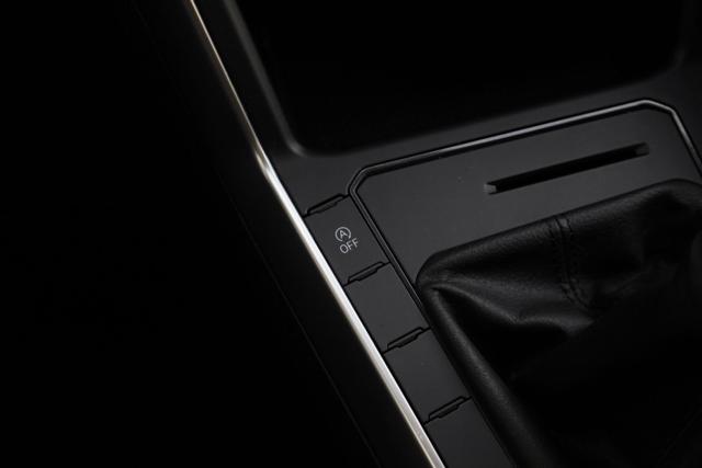 VOLKSWAGEN Taigo usata, con USB