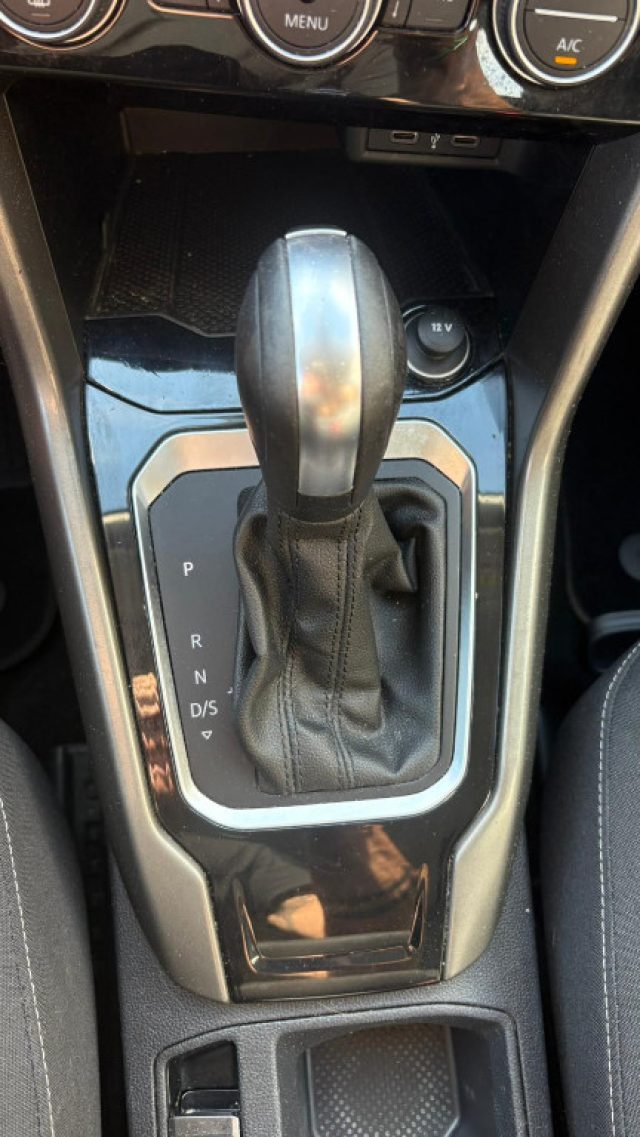 VOLKSWAGEN T-Roc usata, con Autoradio digitale