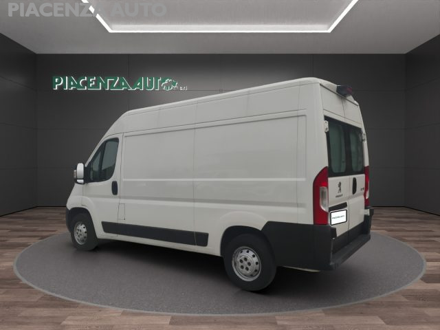 PEUGEOT Boxer usata, con Autoradio