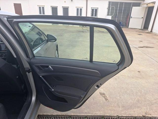 VOLKSWAGEN Golf usata, con Airbag testa