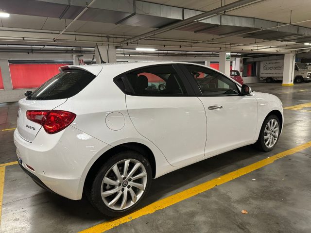 ALFA ROMEO Giulietta usata, con Autoradio