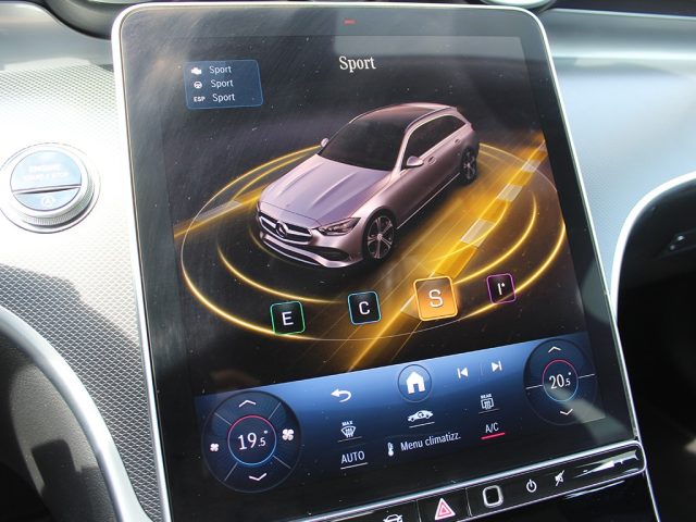 MERCEDES-BENZ C 200 usata, con Autoradio digitale
