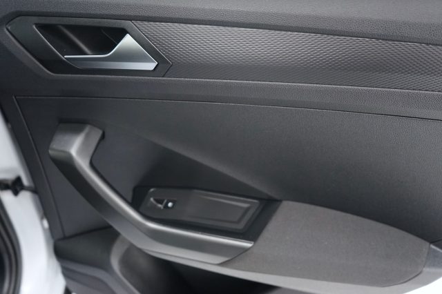 VOLKSWAGEN T-Roc usata, con Riconoscimento dei segnali stradali