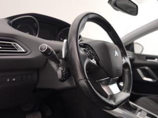 PEUGEOT 308 usata, con Airbag testa
