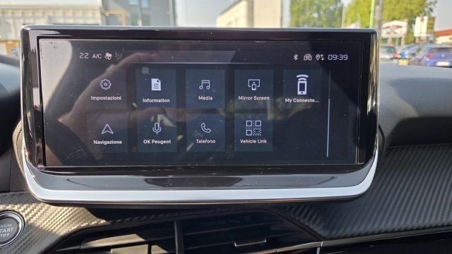 PEUGEOT 2008 usata, con Luci diurne LED