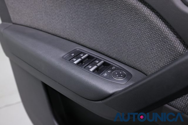 RENAULT Captur usata, con Isofix