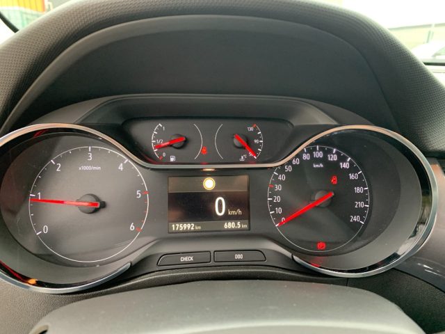 OPEL Crossland X usata, con ESP