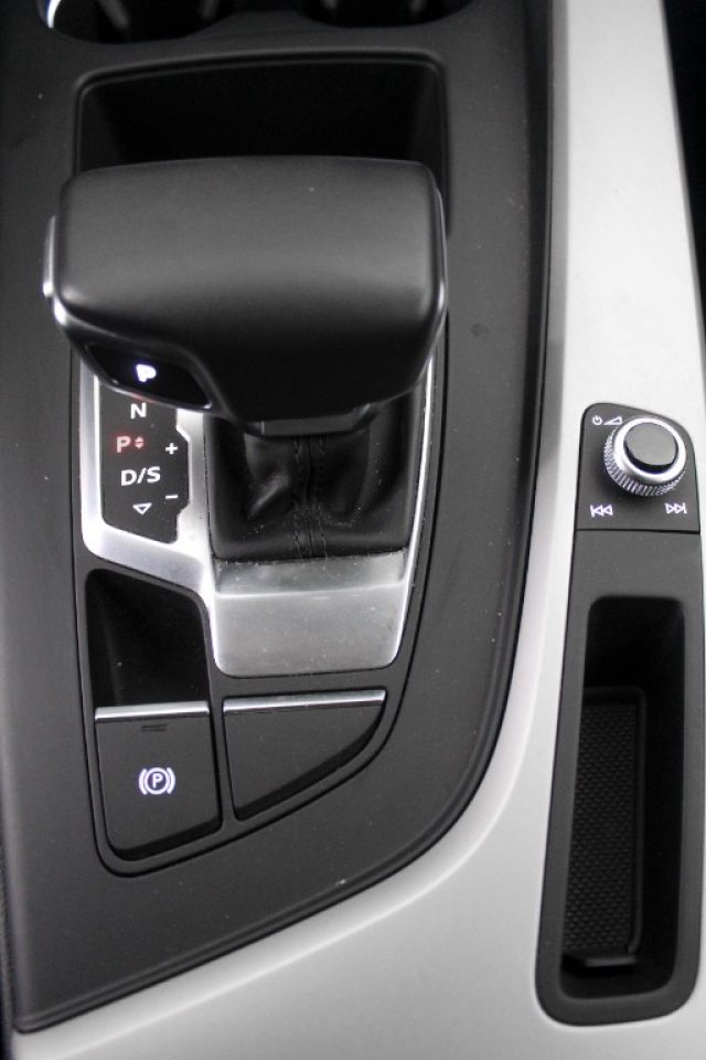 AUDI A4 usata, con Autoradio