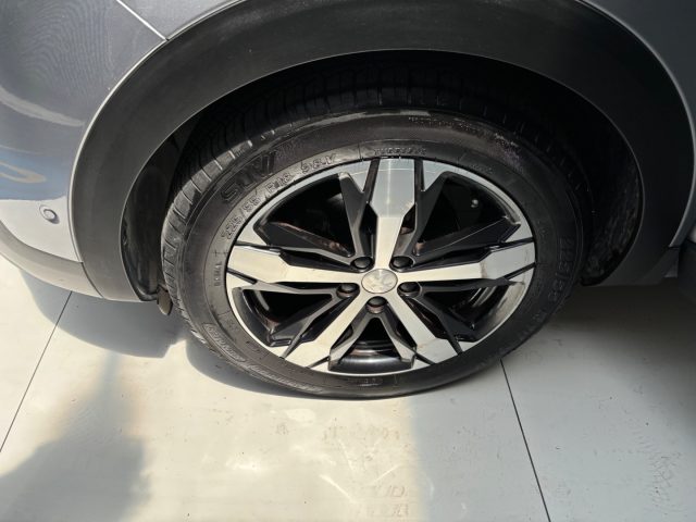 PEUGEOT 3008 usata, con Sensori di parcheggio anteriori