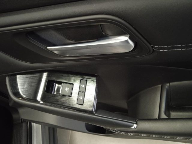 NISSAN Qashqai usata, con Sedile posteriore sdoppiato