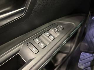 PEUGEOT 5008 usata, con Schermo multifunzione interamente digitale