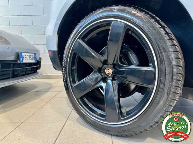PORSCHE Macan usata, con Autoradio
