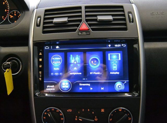 MERCEDES-BENZ A 180 usata, con Boardcomputer