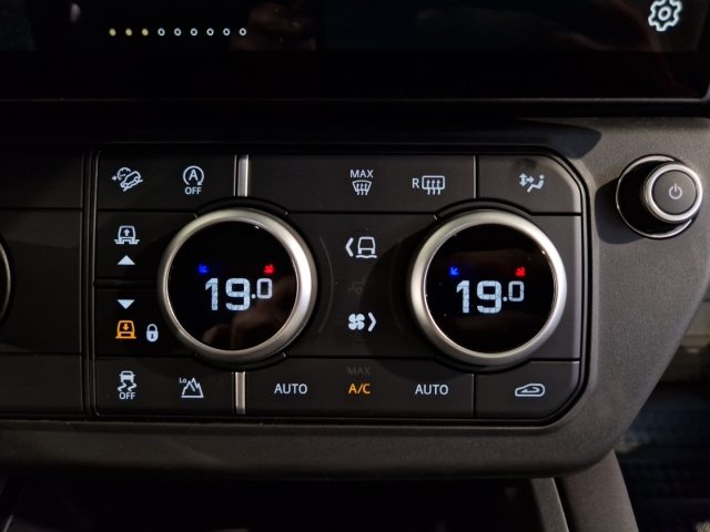 LAND ROVER Defender usata, con Regolazione elettrica sedili