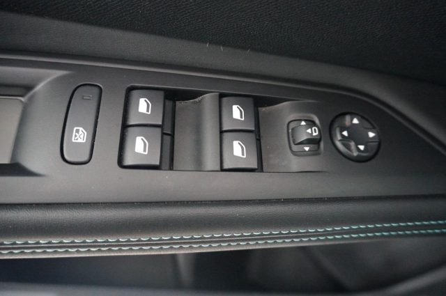 PEUGEOT 3008 usata, con Sedili sportivi