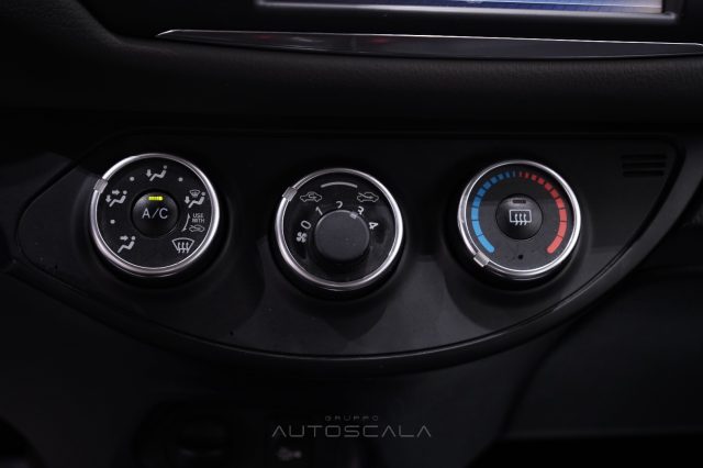 TOYOTA Yaris usata, con USB