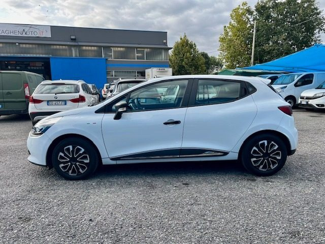 RENAULT Clio usata, con Autoradio
