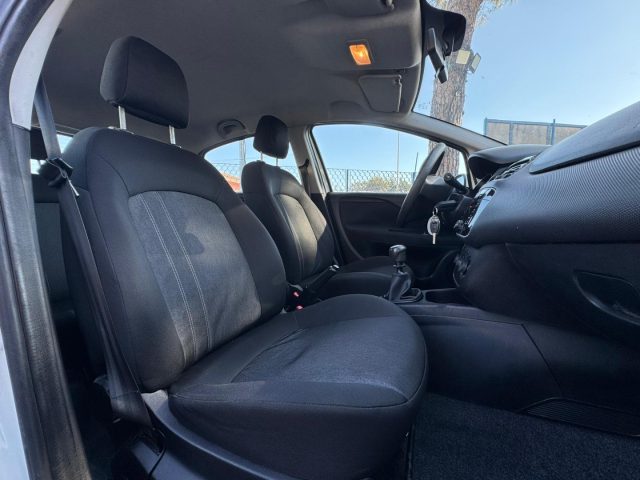 FIAT Punto usata, con Autoradio digitale