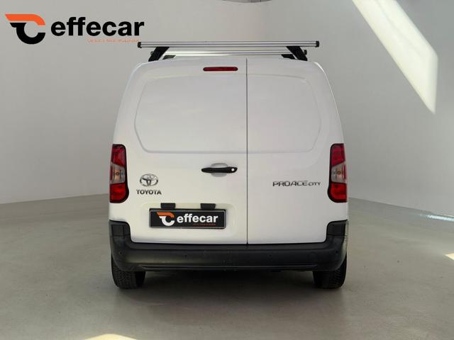 TOYOTA Proace City usata, con Autoradio