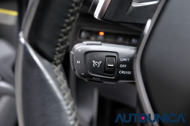 PEUGEOT 3008 usata, con Touch screen