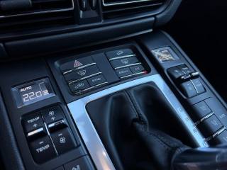 PORSCHE Macan usata, con Park Distance Control