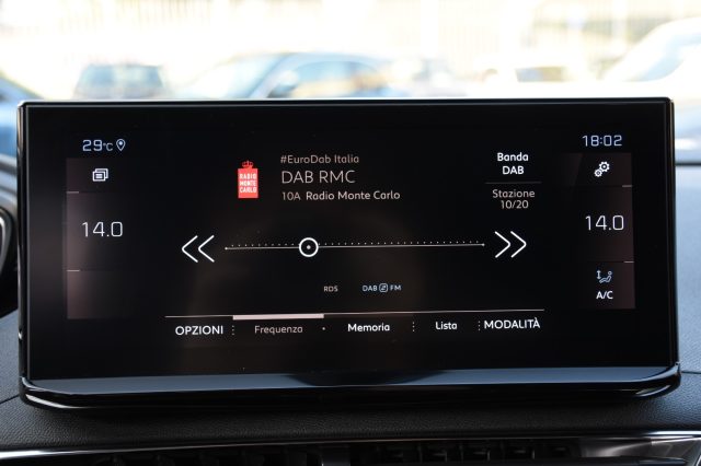 PEUGEOT 3008 usata, con Autoradio digitale